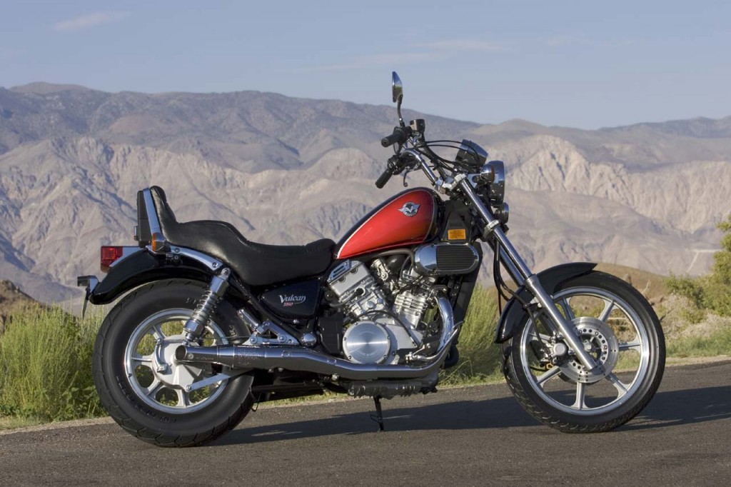 2006 Kawasaki Vulcan 750 Bobber Motorcycle In Red and Black