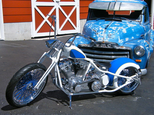 RODS & RIDES Harley Davidson Bobber Motorcycle